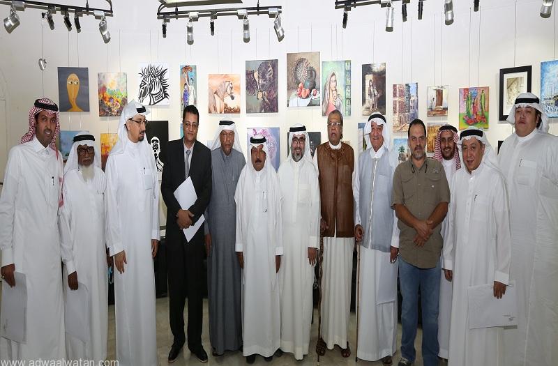 لقطة جماعية من حفل إعلان البدء في استقبال طلبات المشاركة في جائزة الدكتور عبدالمحسن القحطاني للثقافة والفنون