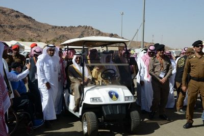 “أمير حائل” يزور جناح الجامعة ويكرّمها في الرالي