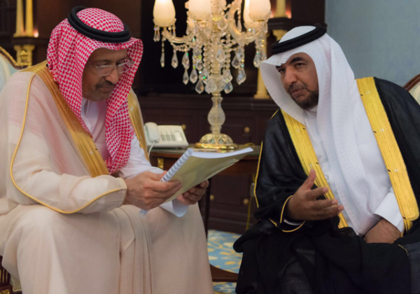” أمير الباحة ” يستقبل رئيس جمعية تعاطف الخيرية للخدمات الصحية بالمنطقة