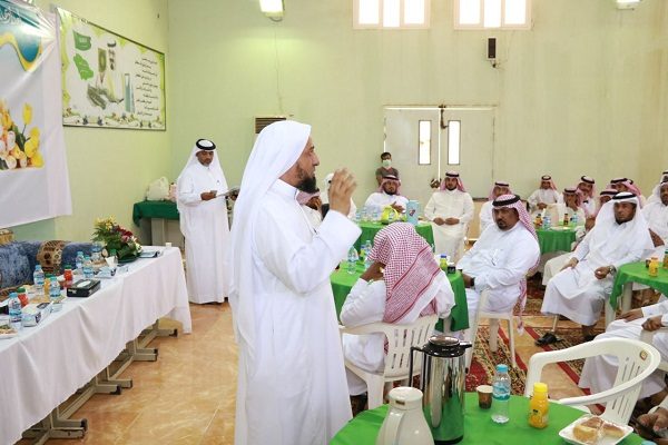 “مدير تعليم صامطة” يشدد على أهمية مساهمة القادة في جودة تنفيذ عقود الصيانة والنظافة