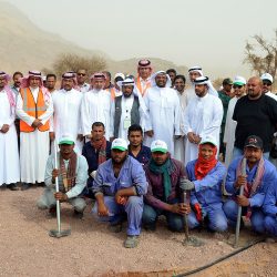 “أمير تبوك” يلتقى مدير الدفاع المدني بالمنطقة