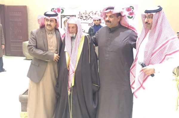 منسوبو نادي” العرين” بظهران الجنوب يكرمون “آل سالم”