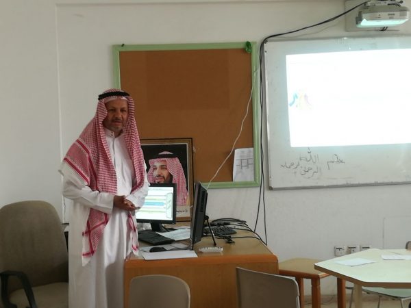 إختتام دورة “التعلم النشط” بمتوسطة وثانوية العباس