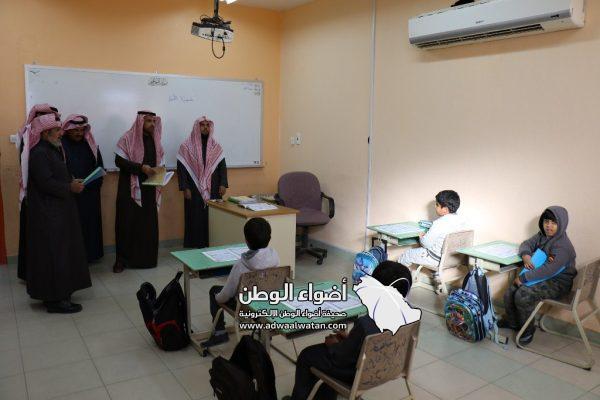 المباني المدرسية المتعثرة والتجهيزات المدرسية تسيطران على زيارة مدير تعليم حائل لمدارس محافظة الشنان