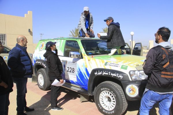 فريق حرس الحدود يستعد للانطلاقة بسيارتين في “رالي حائل”