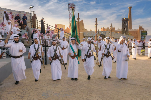 “قرية الباحة التراثية” بالجنادرية تستقبل العائلات بالموروث الشعبي والبرامج الهادفة