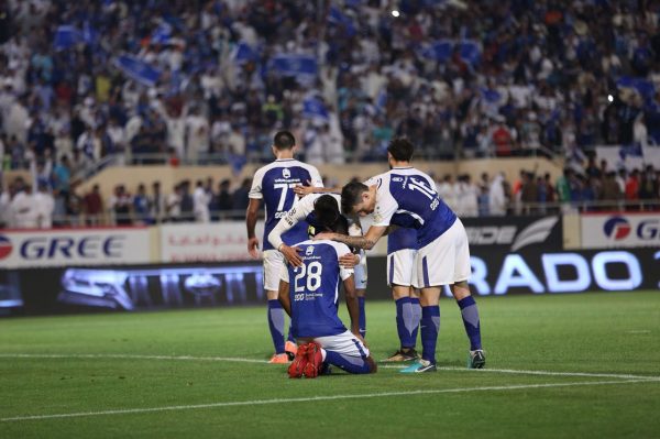 بأمر الشلهوب.. ” الهلال” يستمر في صدارة الدوري!