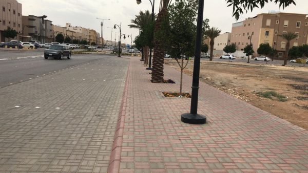 “أمانة الرياض” حملات واسعة للصيانة وتنظيف الأراضي الفضاء بمشاركة السكان