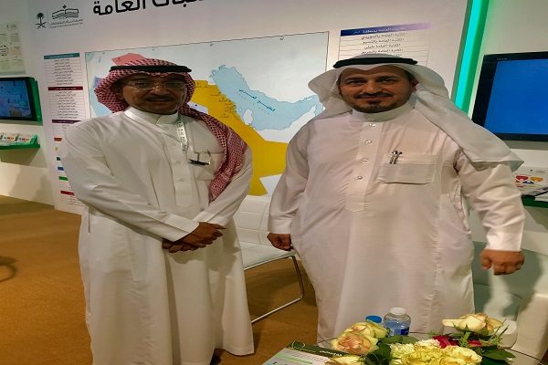 “آل عبيد” يزور جناح المكتبات العامة بمعرض الرياض الدولي للكتاب