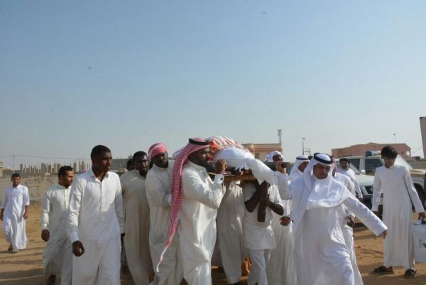 أهالي قرية الدريعية بصامطة يشيعون جثمان الشهيد فيصل قيسي