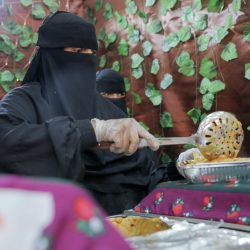 أطفال مهرجان “كليجا بريدة” يبدعون في فعالية المشغولات الفنية