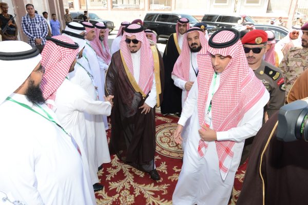 أمير عسير يتفقد مركز الأمير فيصل بن خالد  لجراحة وأمراض القلب بالمنطقة