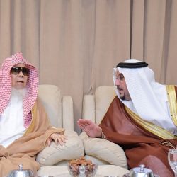 نائب أمير جازان ينقل تعازي القيادة لذوي الشهيد العريف الخبراني