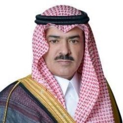 محافظ صامطة يؤدي صلاة الميت على شهيد الواجب العريف محمد دغريري