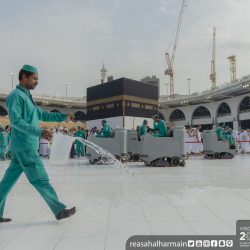 محافظ رنيه يؤدي صلاة عيد الأضحى ويستقبل المهنئين و يعايد المنومين بمستشفى رنيه العام