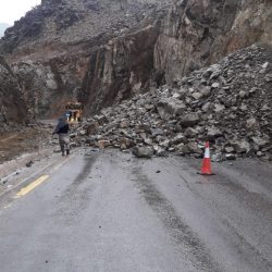 الهلال الأحمر يباشر حادث مروري بطريق المظيلف