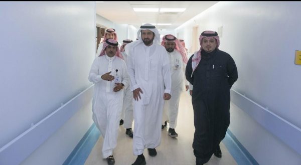 وزير الصحة يُدشِّن المشاريع التطويرية وبرج الطوارئ بمستشفى الإيمان