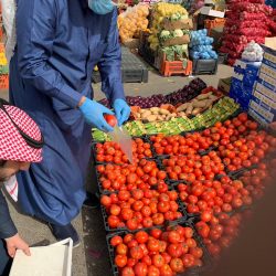 بلدية الخفجي : رفع الأنقاض والرمال خلال الشهر الماضي