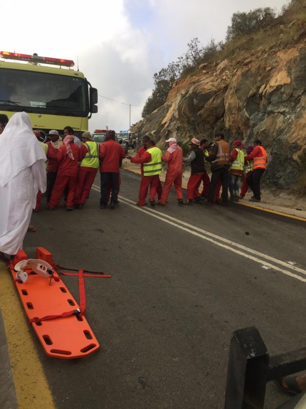 إصابة شخص إثر حادث انقلاب بعقبة الملك خالد في الباحة