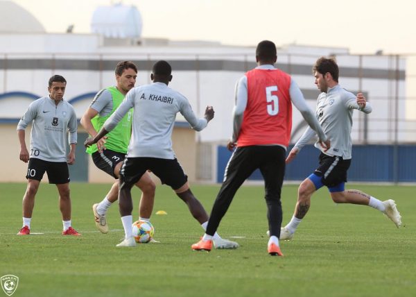 الهلال يواصل تدريباته بمشاركة إدواردو