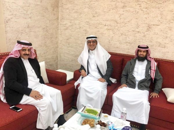 السلطان يزور بلدي الباحة ويبدي اعجابه بسياحة  وتنمية مدينة الباحة