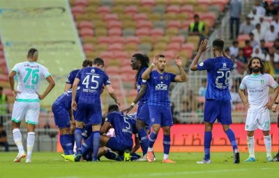 الهلال يهزم الأهلي ويتصدر الدوري مؤقتاً