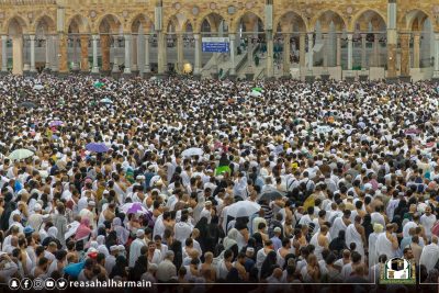 مليوني مصلٍ وأمطار بالمسجد الحرام.. ومعتمرون يشيدون بالخدمات