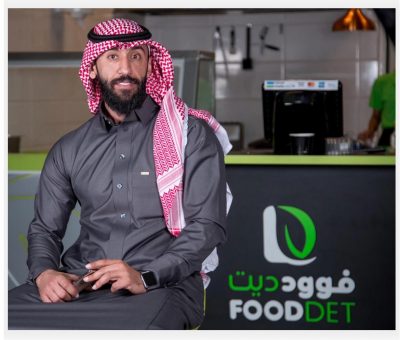 شاب سعودي يغيّر مفهوم «الطعام الصحي بلا مذاق»