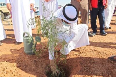 محافظ النبهانية يُدشن أرض القصيم خضراء بالمحافظة