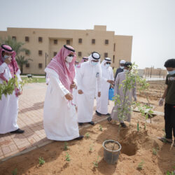 سمو أمير الحدود الشمالية يدشن عدداً من المشروعات التنموية ببلدية طريف ويفتتح مبناها الجديد