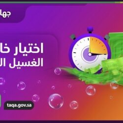 أمير تبوك يستقبل مدير مطار الأمير سلطان بن عبدالعزيز