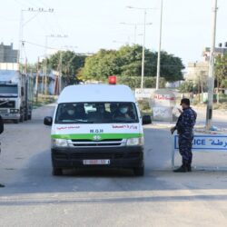 في عيد ميلادها الـ95.. الأمير أندرو يهدي الملكة إليزابيث جروًا