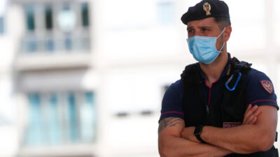إيطاليا تعتقل 40 شخصًا بينهم مسؤولون ورجال أعمال