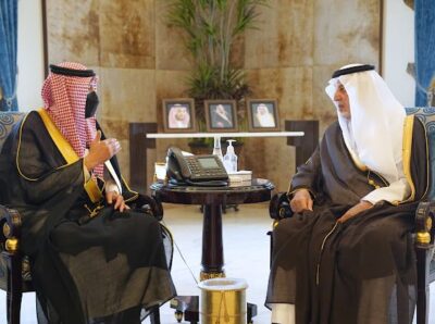 أمير مكة المكرمة يستقبل مدير الشؤون الصحية بالمنطقة