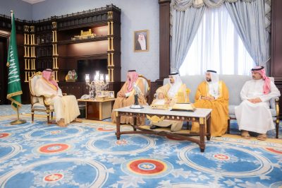 أمير الباحة يلتقي قيادات التعليم بالمنطقة ويطلع على الجهود التي بذلت لبدء العام الدراسي