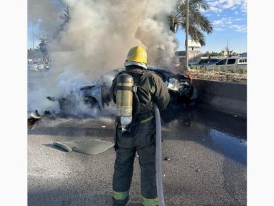 الدفاع المدني بالرياض يخمد حريقًا بمركبة في طريق عام