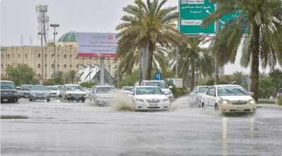 «المرور»: 4 ضوابط تسهم في تجنب الحوادث حال القيادة وقت الأمطار