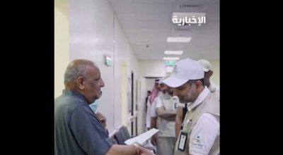 وزير الصحة لحاج عراقي: “ربي مرسلني لك.. ونحن خدم لضيوف الرحمن”