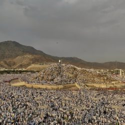 الرحلة الإيمانية تتواصل.. ازدلاف الحجيج إلى المشعر الحرام للمبيت والراحة