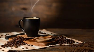 شرب القهوة سمة وراثية ولها علاقة بالسمنة.. دراسة تكشف