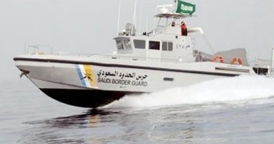 حرس الحدود بمكة ينقذ 5 مواطنين تعطل قاربهم في البحر