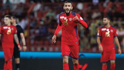 ضمك يمدد عقد مدافعه الجزائري عبدالقادر بدران حتى 2026