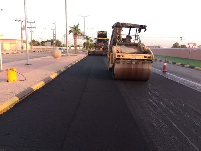 بلدية محافظة البكيرية تُنجز أعمال سفلتة وصيانة الطرق في المحافظة