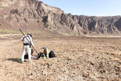 اكتشاف سعودي: أدلة حيوية لوجود حياة على قمر كوكب بزحل