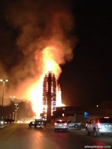 مدني عنيزة يسيطر على حريق أندلع بمنارة جامع الشيخ الصالحي
