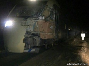 وفاة شخص واصابة آخرين بحادث قبل قليل بين قطار وشيول بشاطئ نصف القمر
