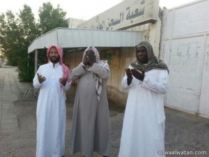 بالصور .. إطلاق سراح سجناء المدينة الأربعة بكر الرشيدي وأحمد وحسن وهنادي المولد قبل قليل